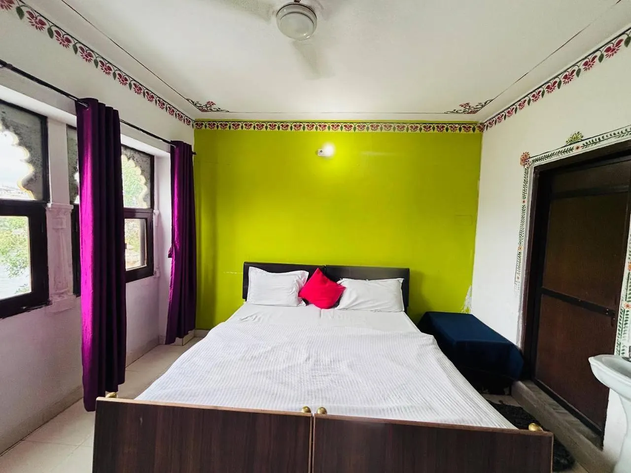 Bunk & Beyond Hostel 우다이푸르